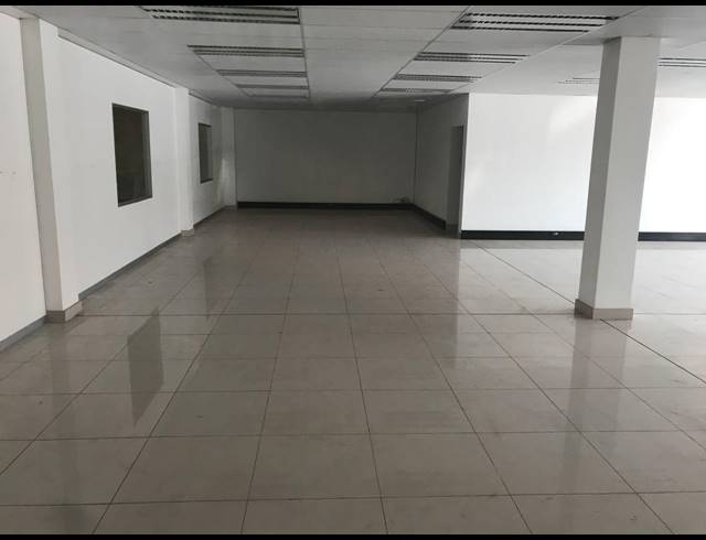 1,061M² WAREHOUSE TO LET IN NORTH RIDING